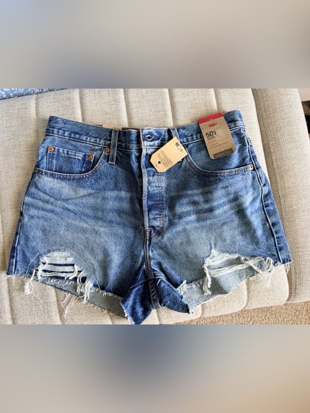 NWT high waisted Levi Distressed Blue Denim Jacket - Cropped Style